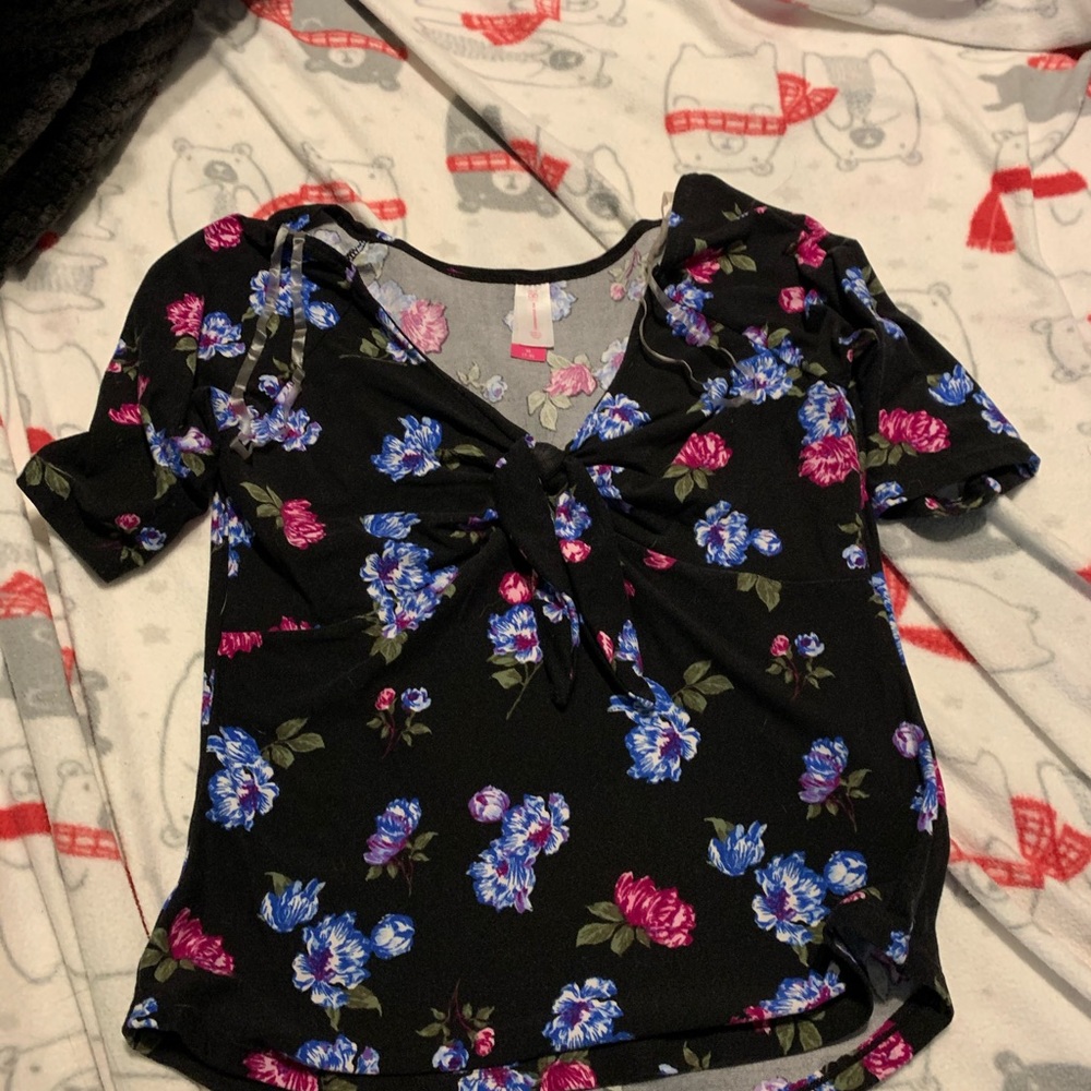 Shirt - Picture 2 of 2